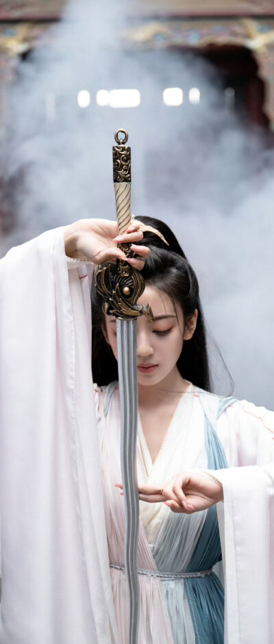 何瑞贤《临江仙》樊凌儿