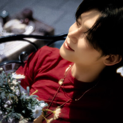 Daisy...kitten...and naive you