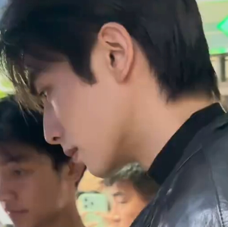 装帅好难吧还好哥是真帅