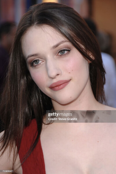 凯特戴琳斯Kat Dennings