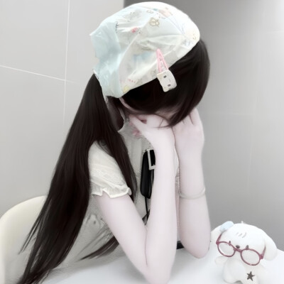 女