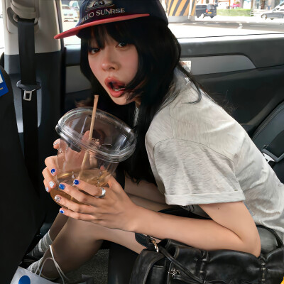 朋友圈套图分享.ᐟ.ᐟ
#氛围感女头#