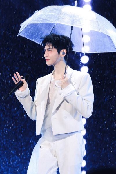 罗云熙