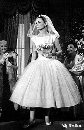 最能圆公主梦的婚纱——1950年代的婚纱