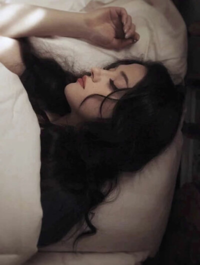 凯特戴琳斯Kat Dennings