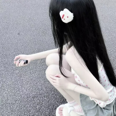 女