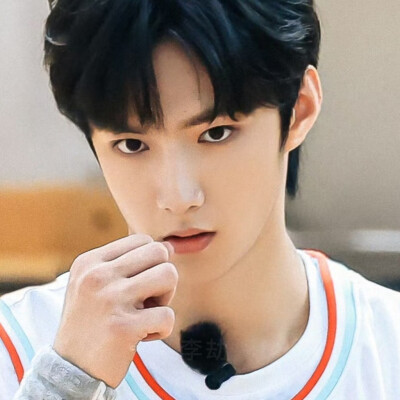 还有点依依不舍 想跟她来个吻别