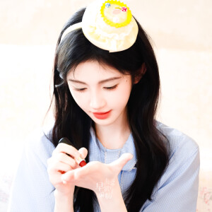 鞠婧祎