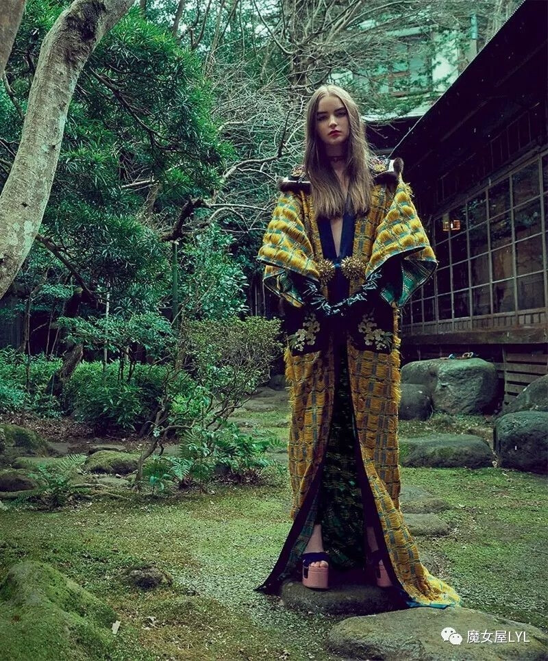 Harper’s Bazaar Germany May 2017 Ali Michael by Sofia Sanchez and Mauro Mongiello
Photography: Sofia Sanchez and Mauro Mongiello. 
Styled by: Kai Margrander. 
Hair: Dai Michishita. 
Makeup: Rie Omoto 
Model: Ali Michael
