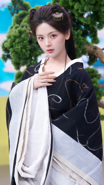 杨超越