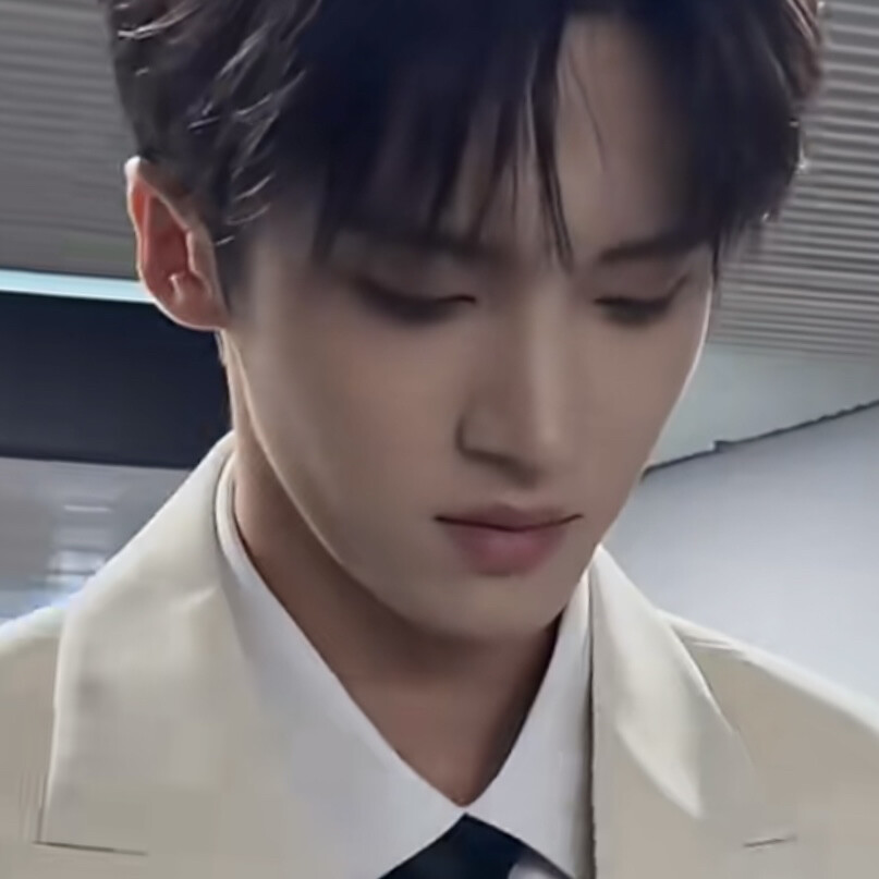 装帅好累 还好是真帅