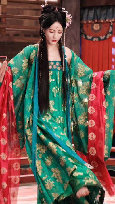 临江仙 红莲 孙晶晶