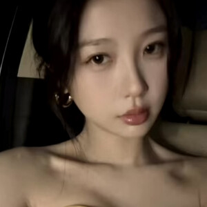 让她一个人呆会