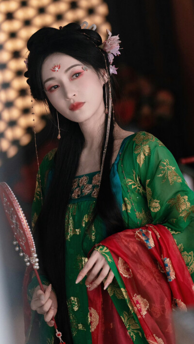 临江仙 红莲 孙晶晶