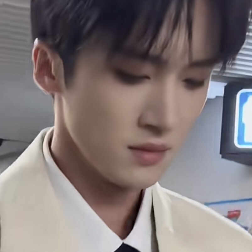 装帅好累 还好是真帅