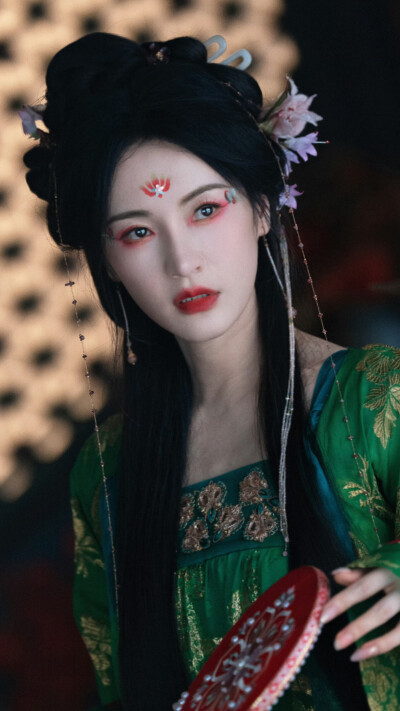 临江仙 红莲 孙晶晶