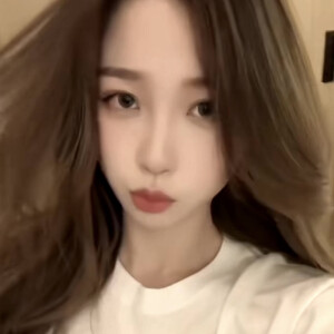 让她一个人呆会