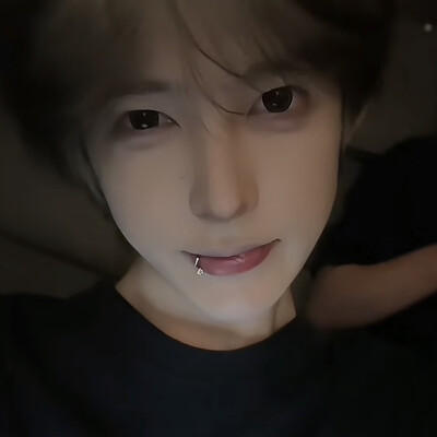 比个耶吧？