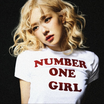 女生头像，更多头像在公众号：阿尧头像馆。