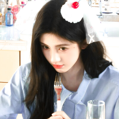 鞠婧祎