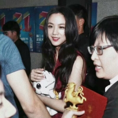 汤唯