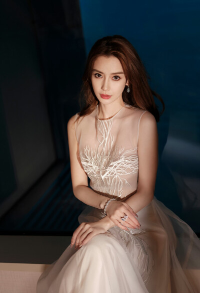 杨颖