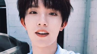 苏新皓 橙光素材 剧情图
@月雾_Ophilia 自截修 抱图收藏专辑