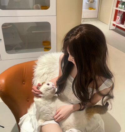 侧影女