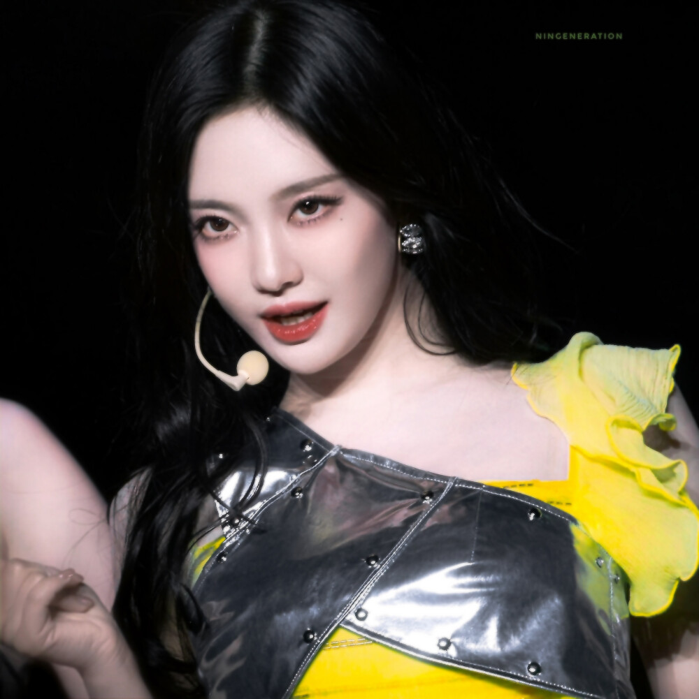 《Hard times》…身处沟渠／“注視”