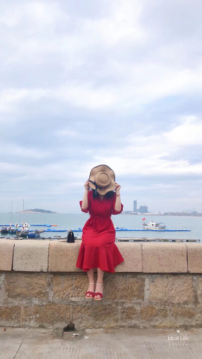 2025.06.22
没有谁困住了我
是自己无法自拔
