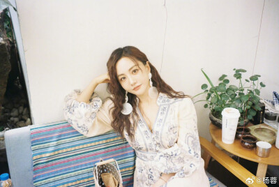杨蓉