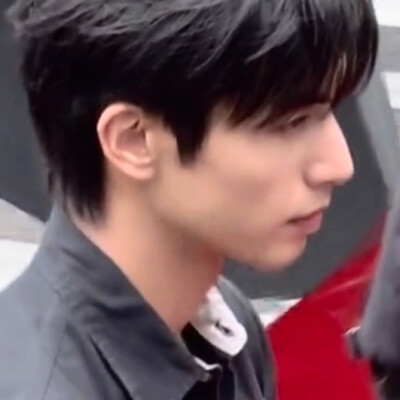 就这样看着你看着你目不转睛