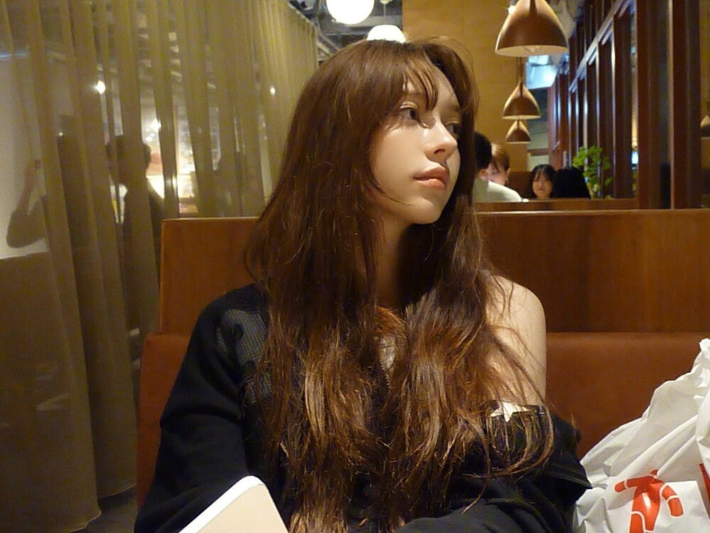 Chanelle Moon 文夏奈尔