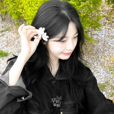 春水映梨花