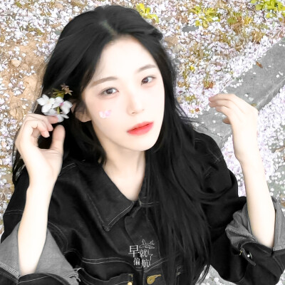 春水映梨花