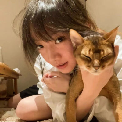 抱宠物女头