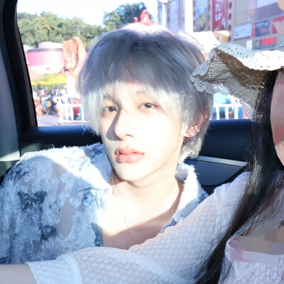 ( 'ㅅ')( 'ㅅ')