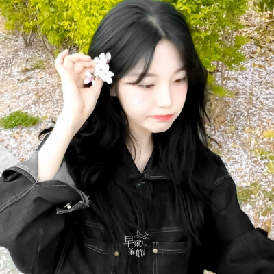 春水映梨花