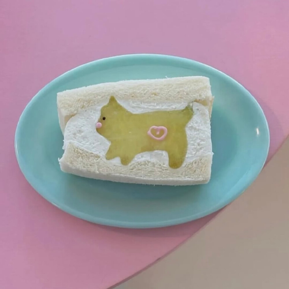 (｡ ́︿ ̀｡)