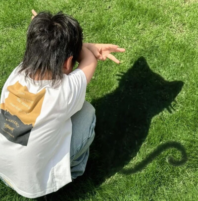 你在认真拍照，我在确认脉搏