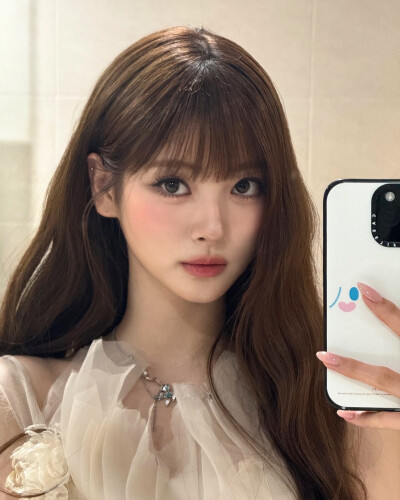 MEOVV Anna田中杏奈