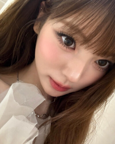 MEOVV Anna田中杏奈