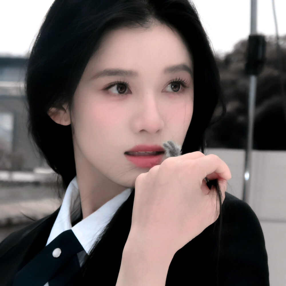 一棵树 有人问我什么意思 我说我站在这里等你