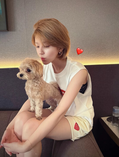 可爱的露思又发布了生活日常哟