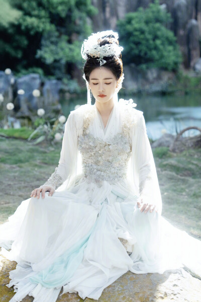 临江仙 花如月