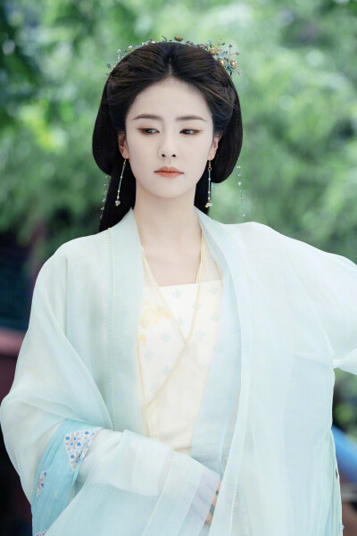 临江仙 花如月