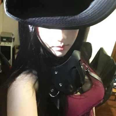 ，