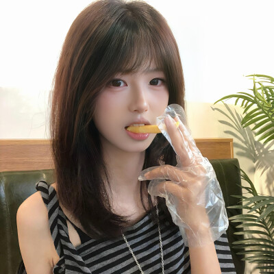 고양이 행복일기장...｡.: ᰔᩚ
#朋友圈套图##氛围女头#