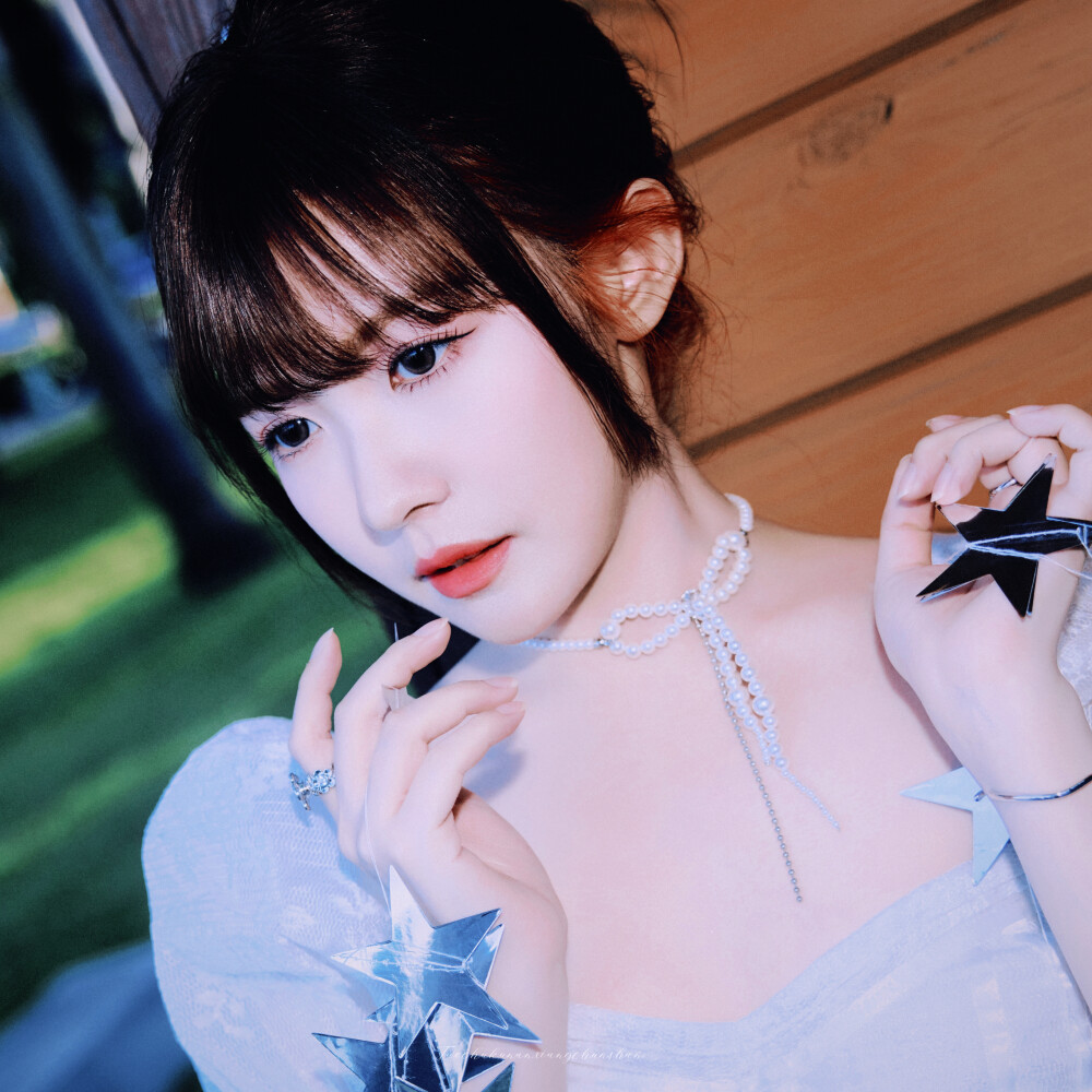 赖美云.