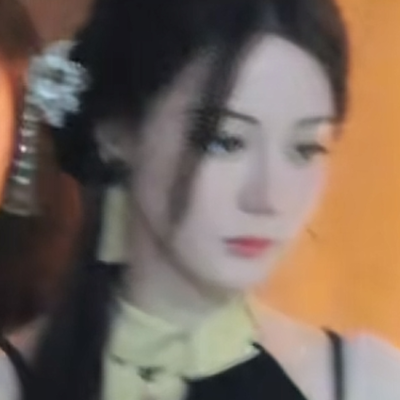 她就像是童话里的
